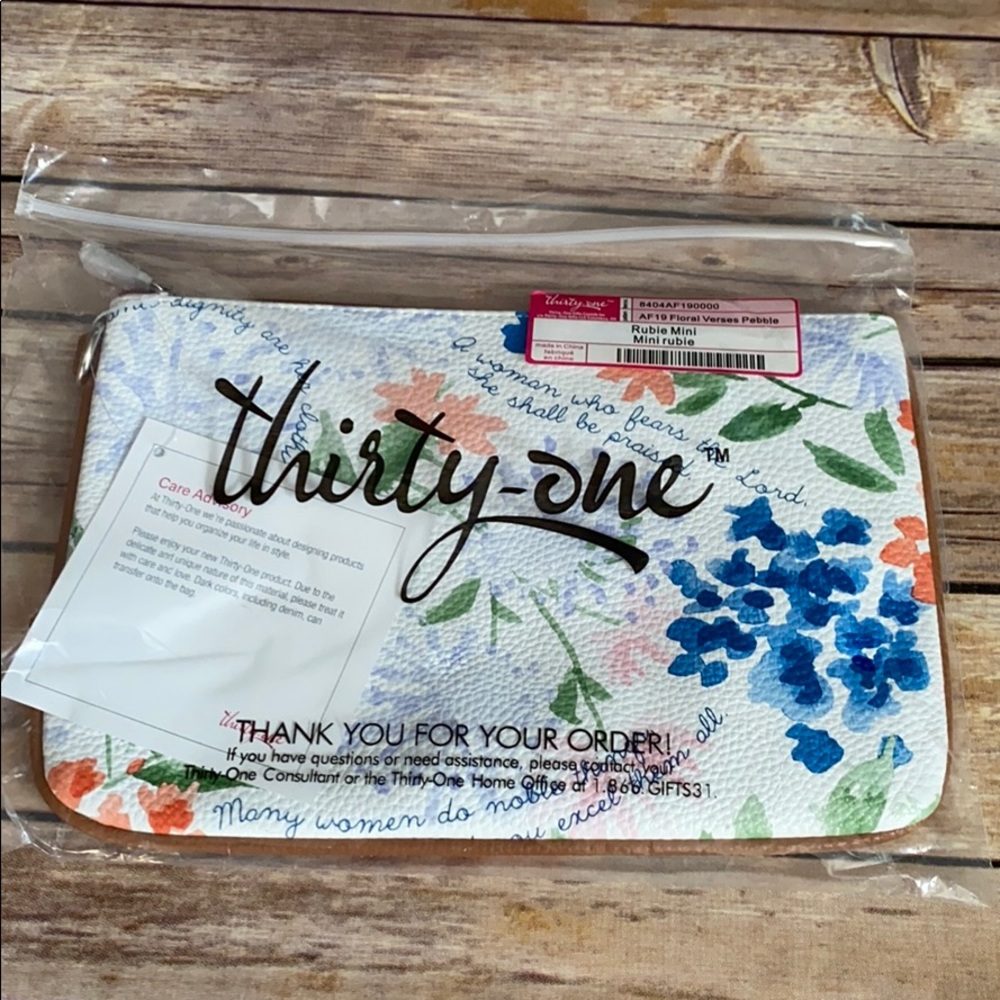 NIP Thirty-One Rubie Mini in Floral Verses Pebble